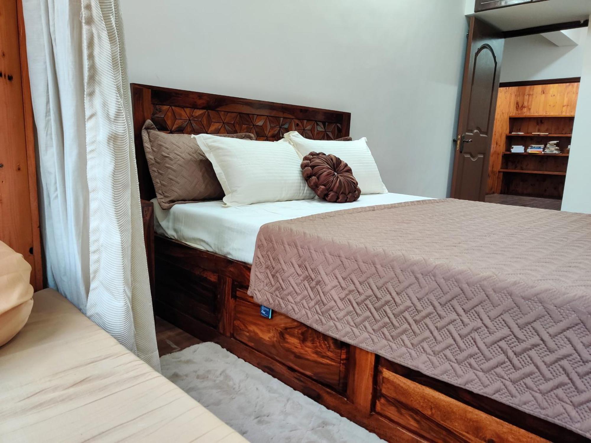 The Rustic Manor - Homestay Bangalore Exterior foto